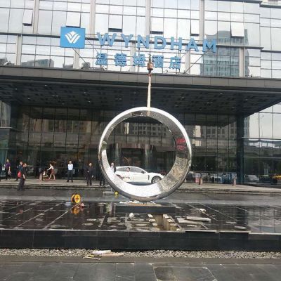 商場(chǎng)戶(hù)外不銹鋼幾何園林景觀圓環(huán)雕塑