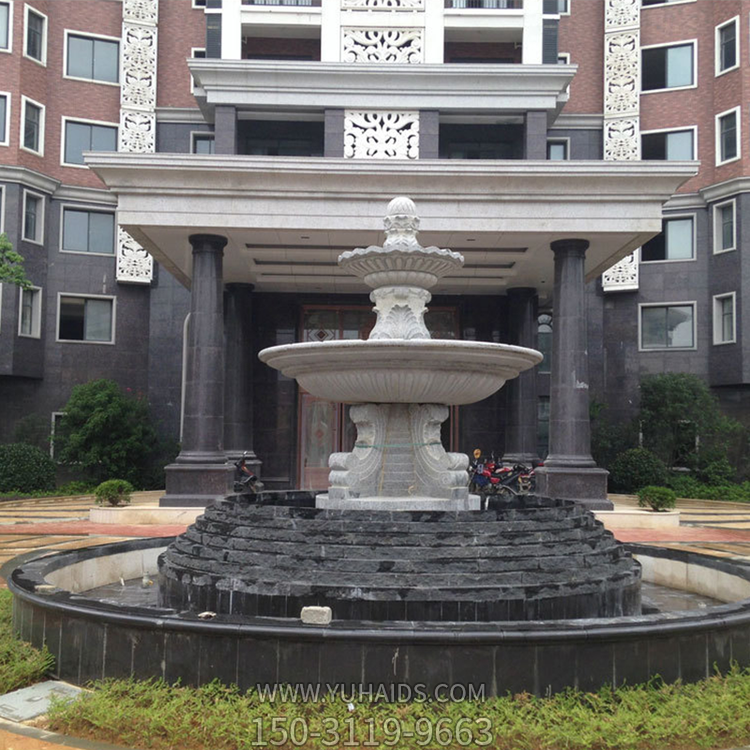 辦公大樓大門前的噴泉水缽，雙層石雕流水缽雕塑