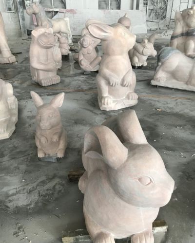 公園卡通小豬動物石雕是怎么制作出來的？