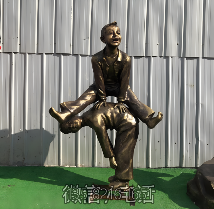 景點(diǎn)古鎮(zhèn)創(chuàng)意玻璃鋼仿銅跳山羊的兒童雕塑擺件