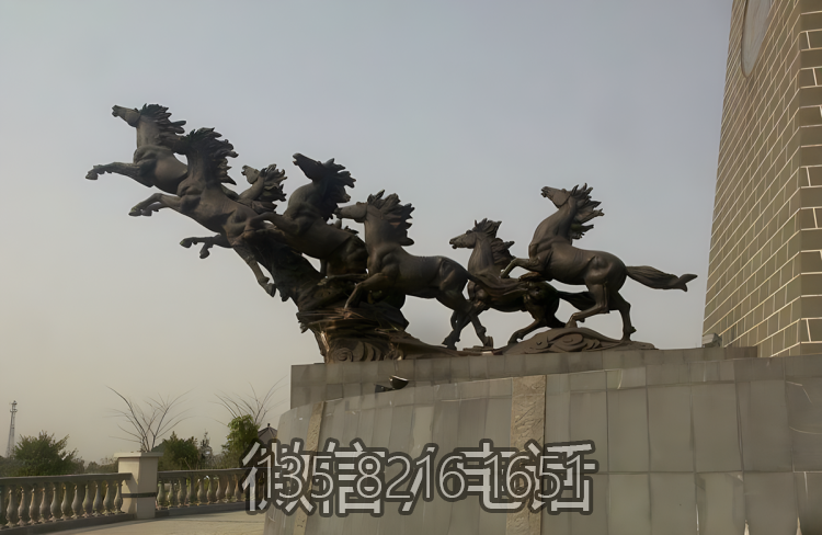 商業街景觀裝飾擺件玻璃鋼仿銅定制十二生肖馬群雕塑