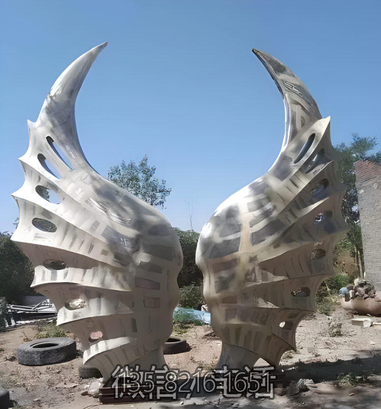 一對玻璃鋼抽象翅膀雕塑