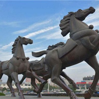 廣場馬群銅雕
