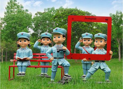 拍照打卡玻璃鋼卡通八路軍戰士雕塑